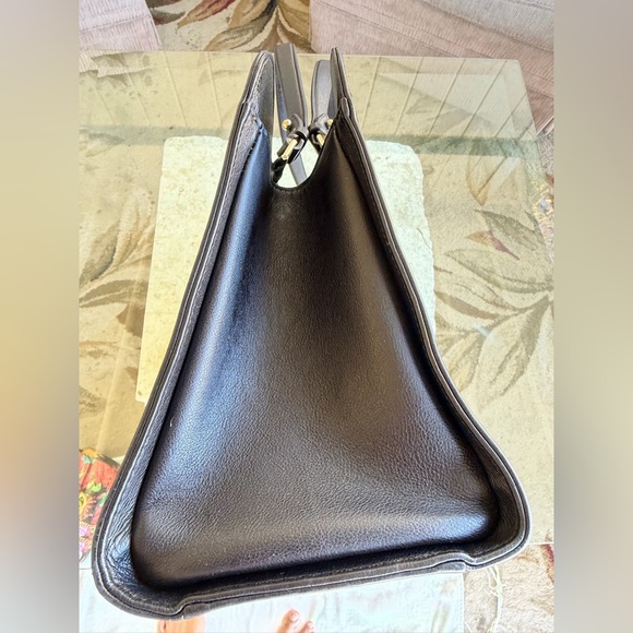 Chanel Grained CalfSkin Stitched Large Shoulder Bag - Picture 10 of 13